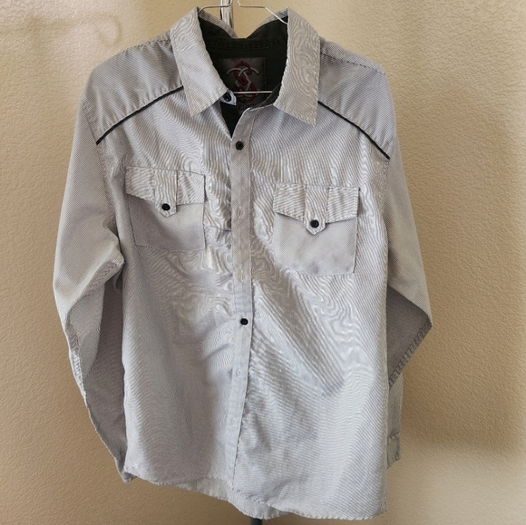 Sovereign Code Long Sleeve Button Up Shirt With Pockets - Picture 1 of 4